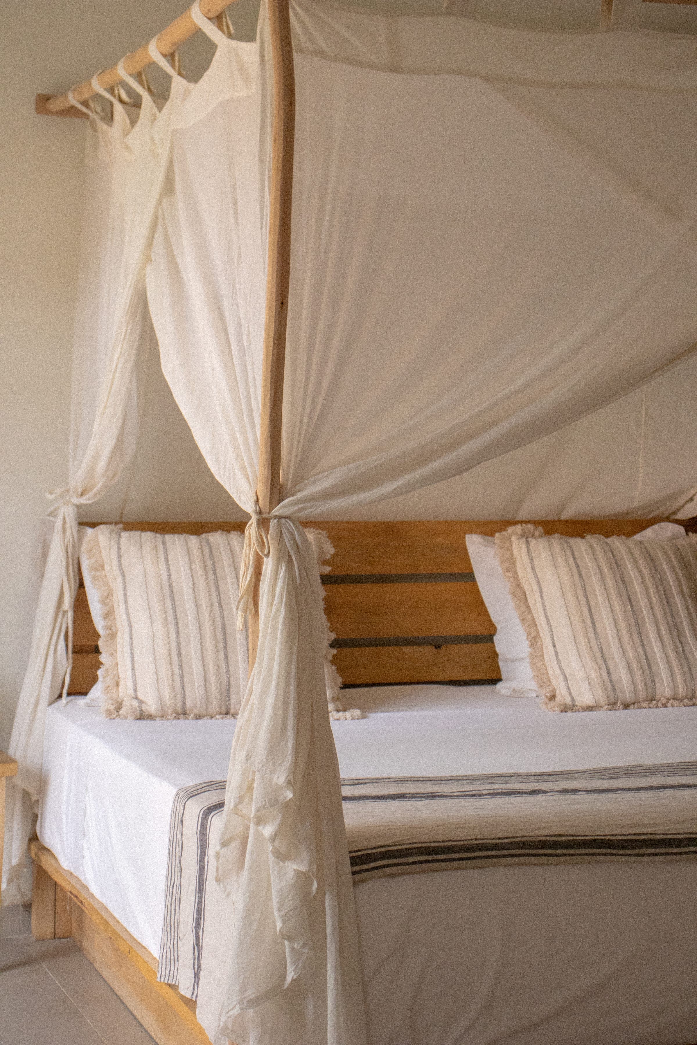 Premium Suite de 30 m² au rez-de-jardin en bord de piscine, hôtel de charme Gorée Suites au Sénégal